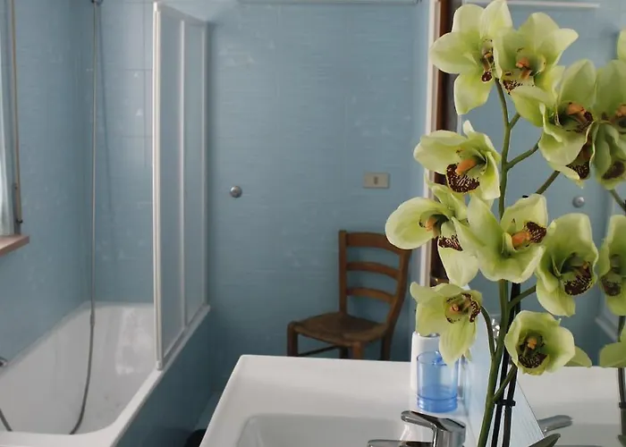 Il Cortile Dei Cipressi - Large * Caravate