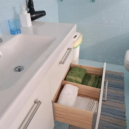 Lägenhet Il Cortile Dei Cipressi - Large Caravate