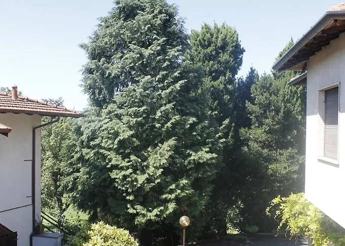 Apartament Il Cortile Dei Cipressi - Large Caravate