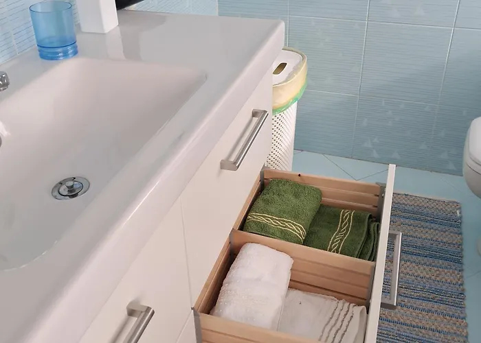 Apartament Il Cortile Dei Cipressi - Large Caravate